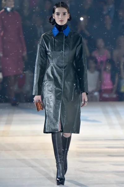 Look 3